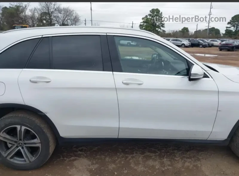 Mercedes-Benz GLC 300 CARFAX! АВТО КРЕДИТ!, снимка 12 - Автомобили и джипове - 49457474