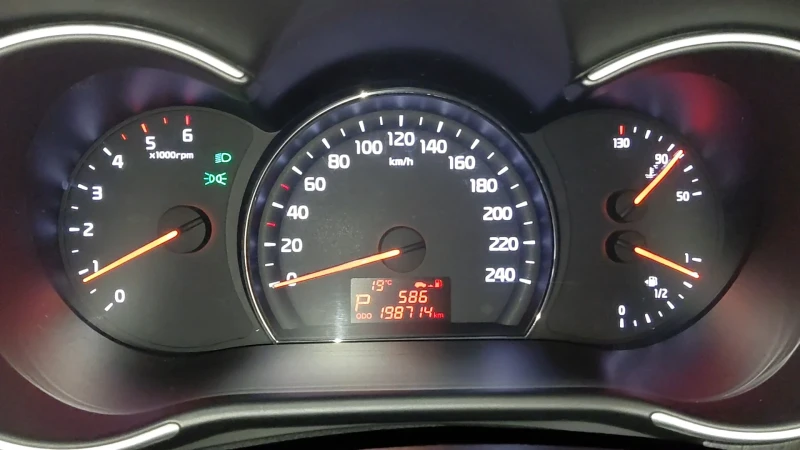 Kia Sorento 2.2 D Facelift, снимка 11 - Автомобили и джипове - 52508248