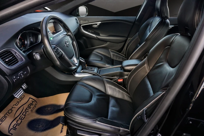Volvo V40 2.0D R-DESIGN GEARTRONIC, снимка 8 - Автомобили и джипове - 52579646