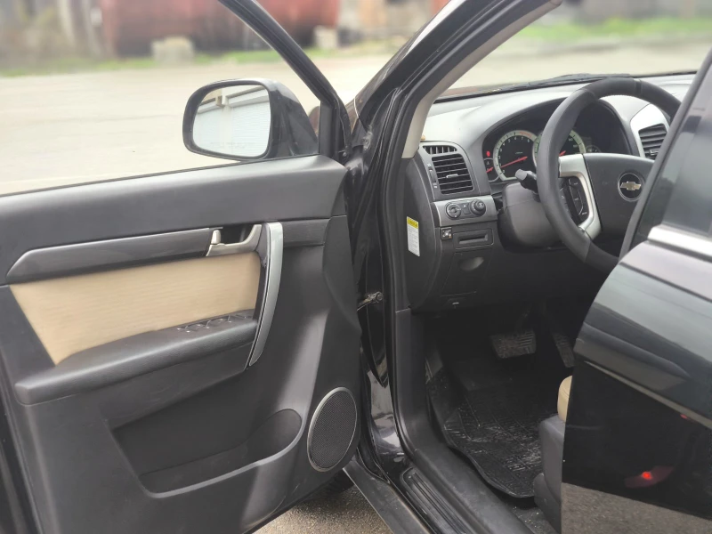 Chevrolet Captiva, снимка 7 - Автомобили и джипове - 52662873