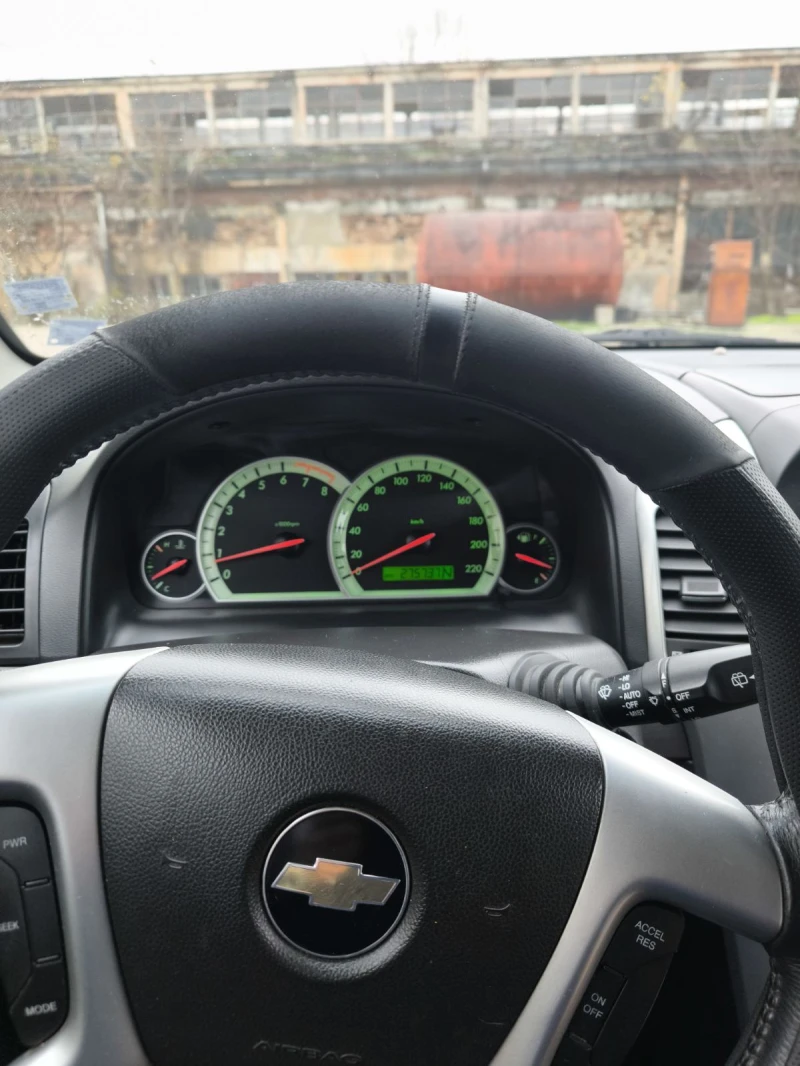 Chevrolet Captiva, снимка 6 - Автомобили и джипове - 52662873