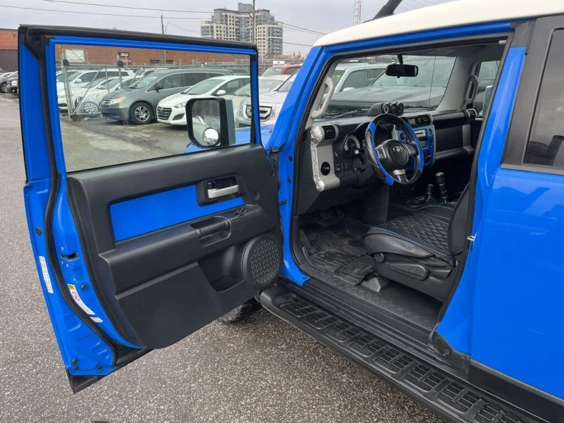 Toyota Fj cruiser CARFAX* АВТОФИНАНСИРАНЕ, снимка 9 - Автомобили и джипове - 53187109