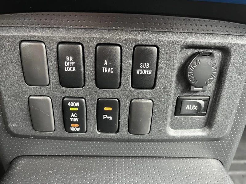 Toyota Fj cruiser CARFAX* АВТОФИНАНСИРАНЕ, снимка 14 - Автомобили и джипове - 53187109