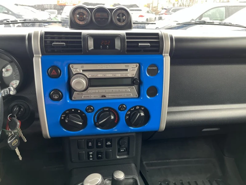 Toyota Fj cruiser CARFAX* АВТОФИНАНСИРАНЕ, снимка 13 - Автомобили и джипове - 53187109