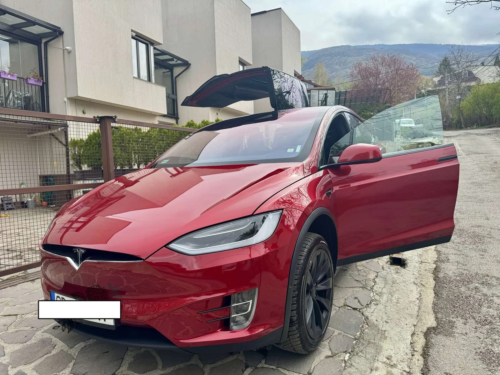 Tesla Model X  - изображение 9