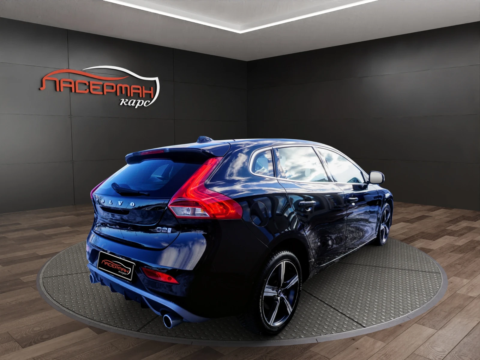 Volvo V40 2.0D R-DESIGN GEARTRONIC - изображение 3