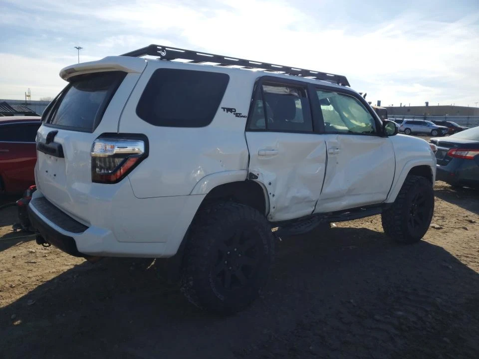 Toyota 4runner AWD* KEYLESS* LED* , снимка 5 - Автомобили и джипове - 53767507