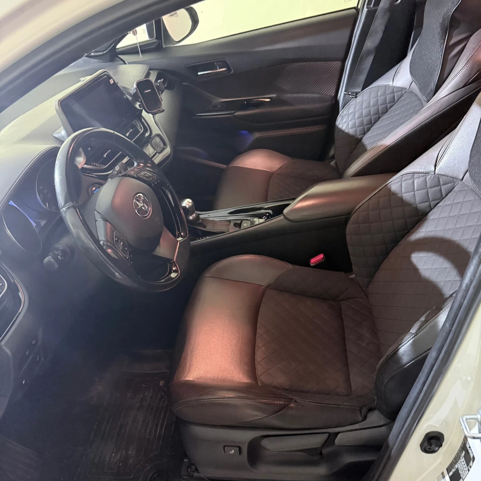 Toyota C-HR, снимка 8 - Автомобили и джипове - 53964473