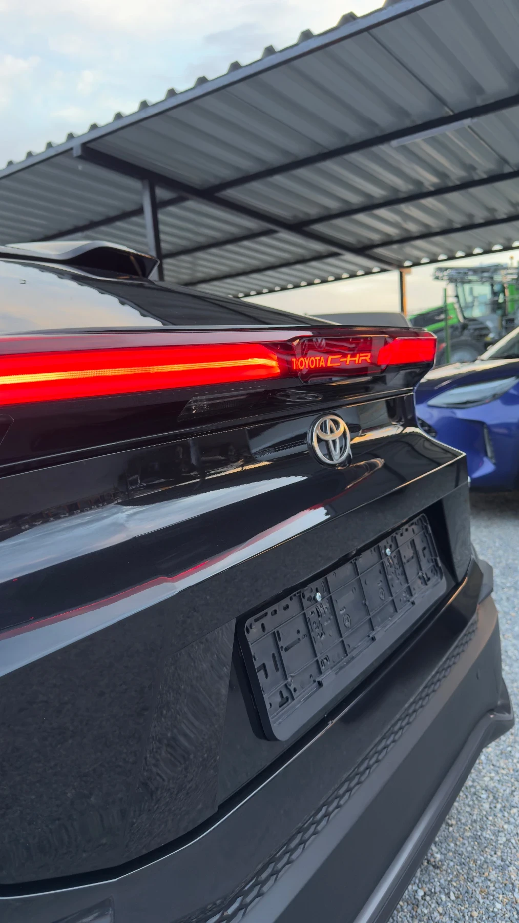 Toyota C-HR 4x4, 2.0HEV, 197ks, снимка 7 - Автомобили и джипове - 54088430