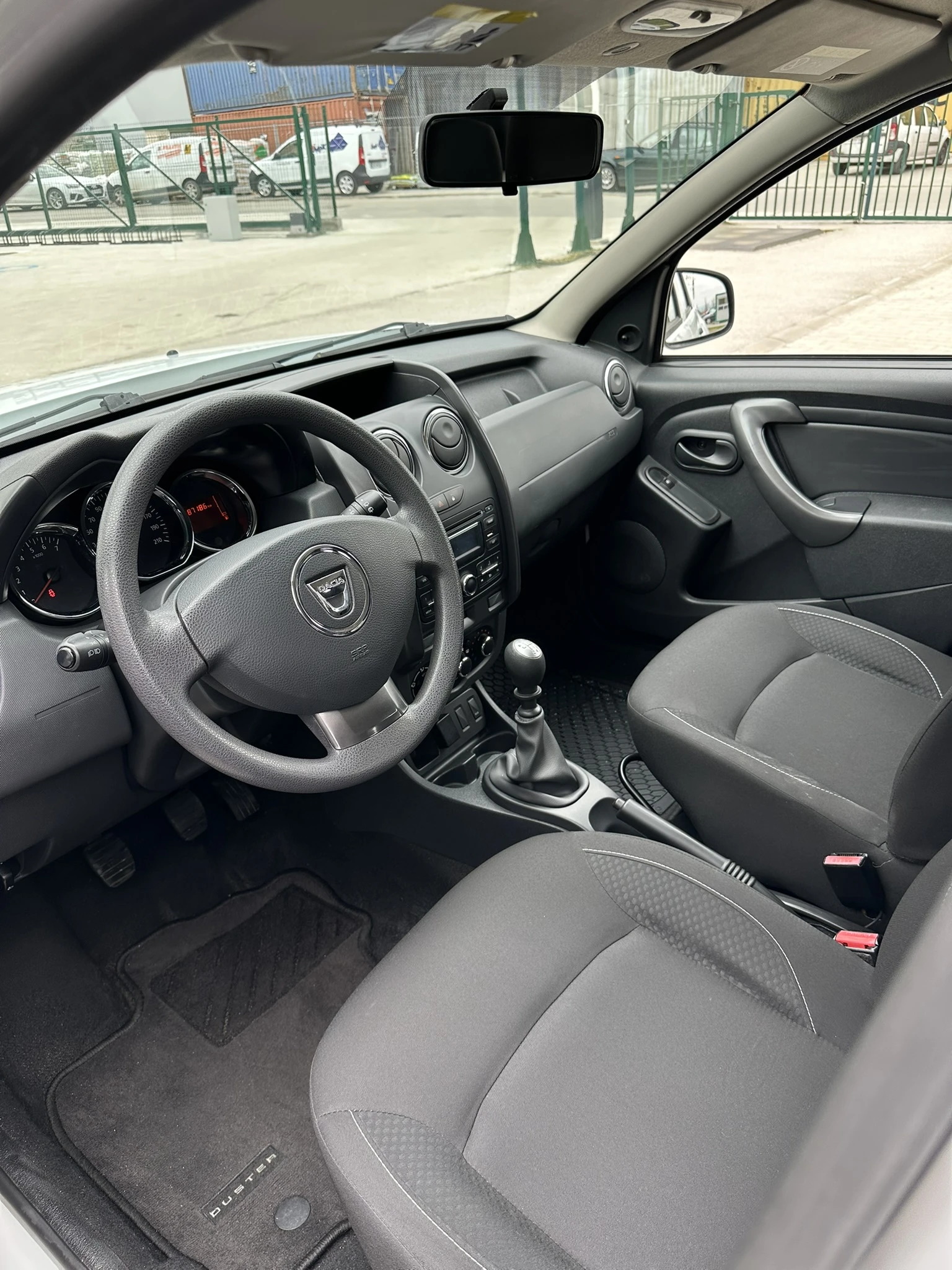 Dacia Duster, снимка 7 - Автомобили и джипове - 54205883