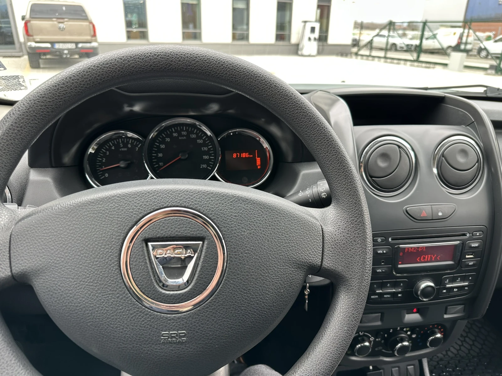 Dacia Duster, снимка 6 - Автомобили и джипове - 54205883