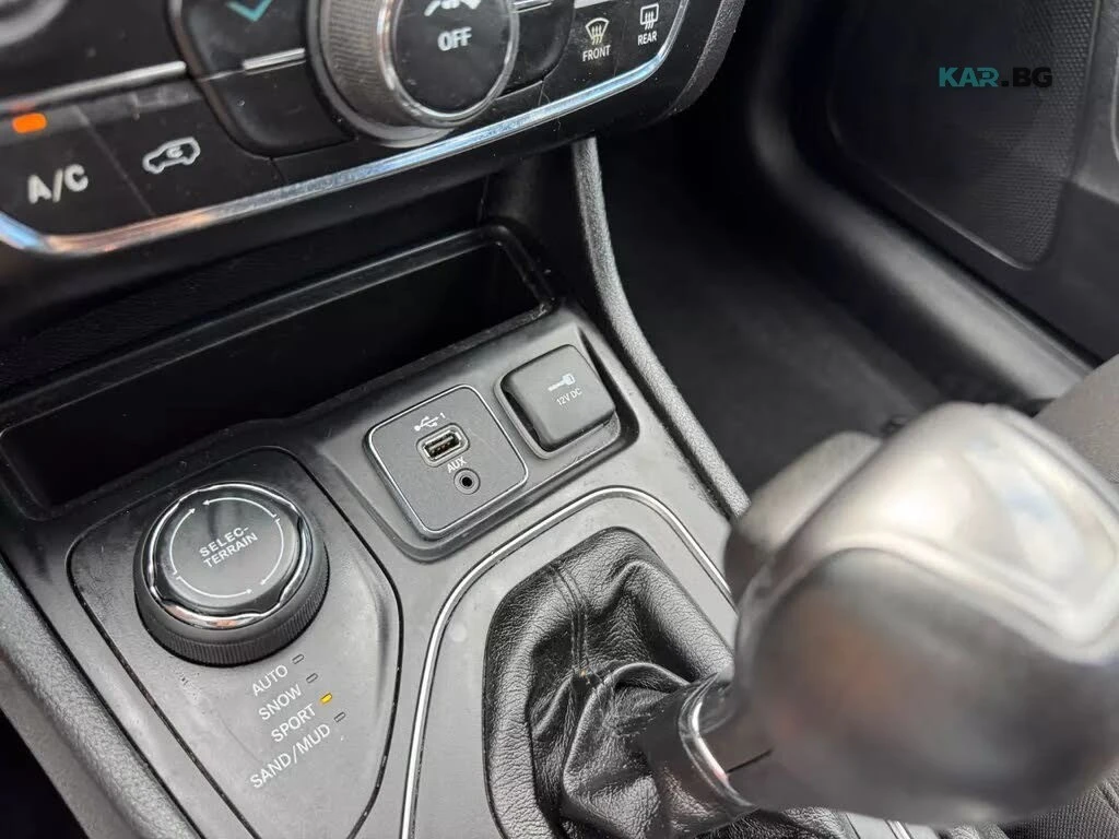 Jeep Cherokee North * 4WD * АвтоКредит * (ЦЕНА ДО БГ), снимка 13 - Автомобили и джипове - 54902017