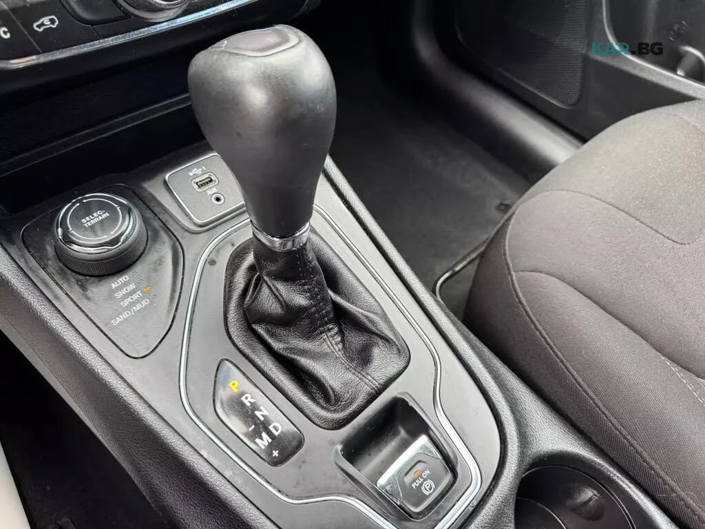 Jeep Cherokee North * 4WD * АвтоКредит * (ЦЕНА ДО БГ), снимка 12 - Автомобили и джипове - 54902017