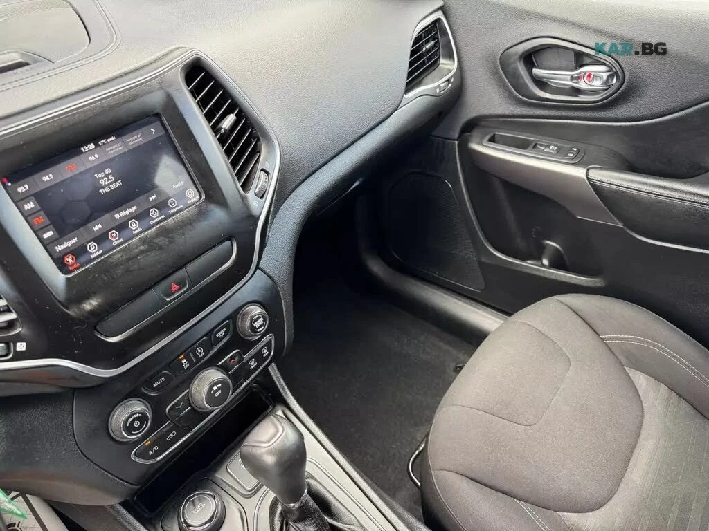 Jeep Cherokee North * 4WD * АвтоКредит * (ЦЕНА ДО БГ), снимка 11 - Автомобили и джипове - 54902017