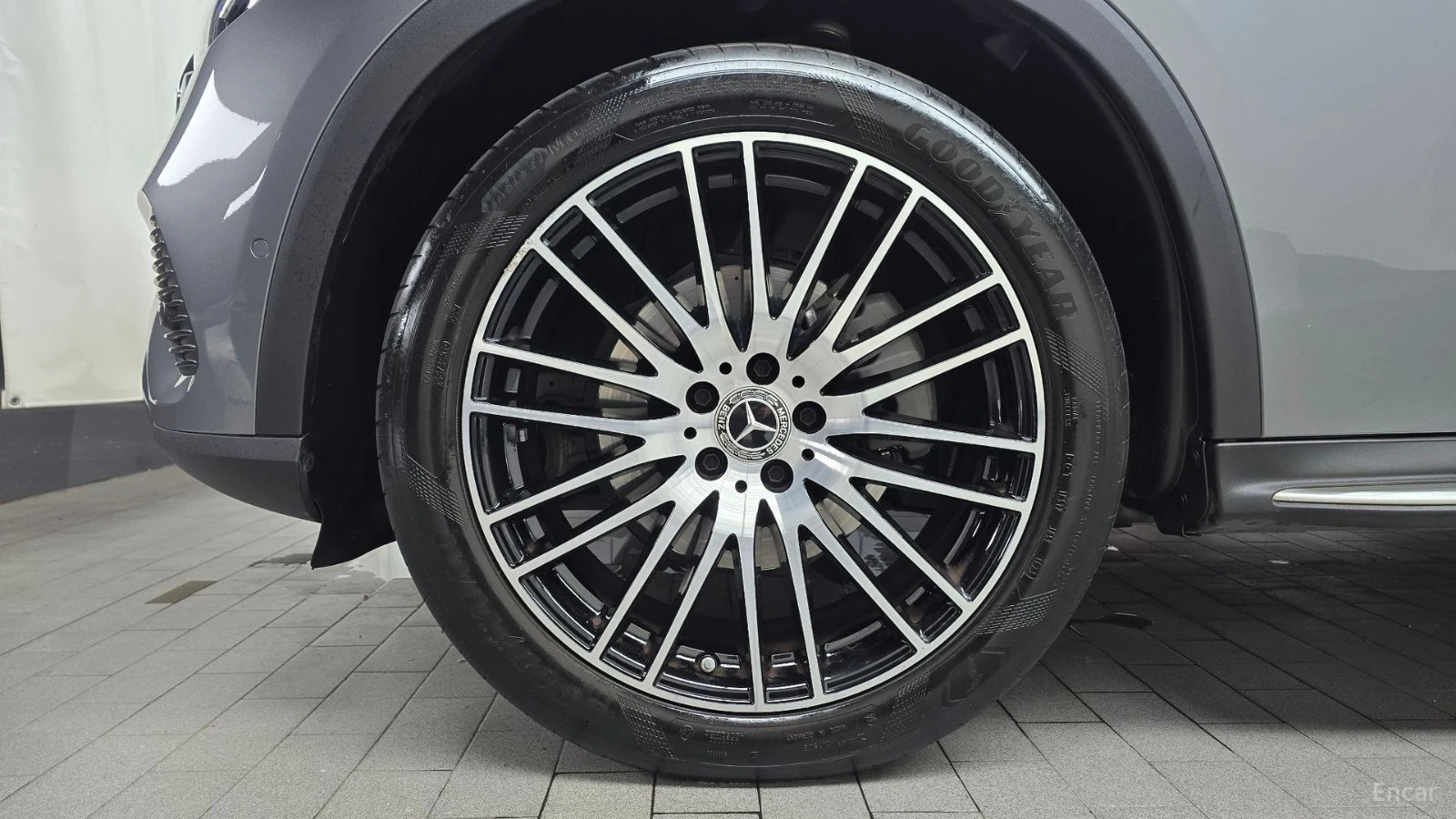 Mercedes-Benz GLC 220 d* 4MATIC* DISTRONIC* ОБДУХВАНЕ* 360* КАМЕРА* , снимка 16 - Автомобили и джипове - 55532966