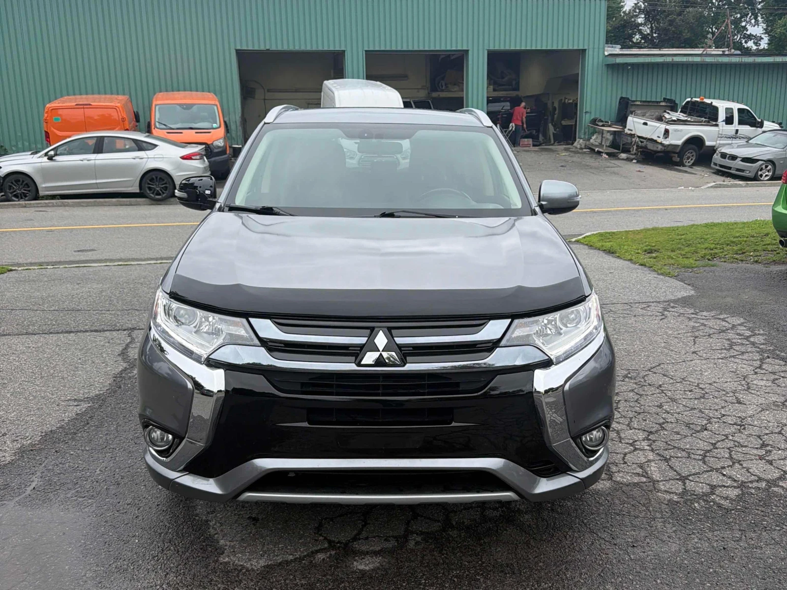 Mitsubishi Outlander PHEV* S-AWC* Подгрев* Задна камера* Keyless* , снимка 2 - Автомобили и джипове - 55562323