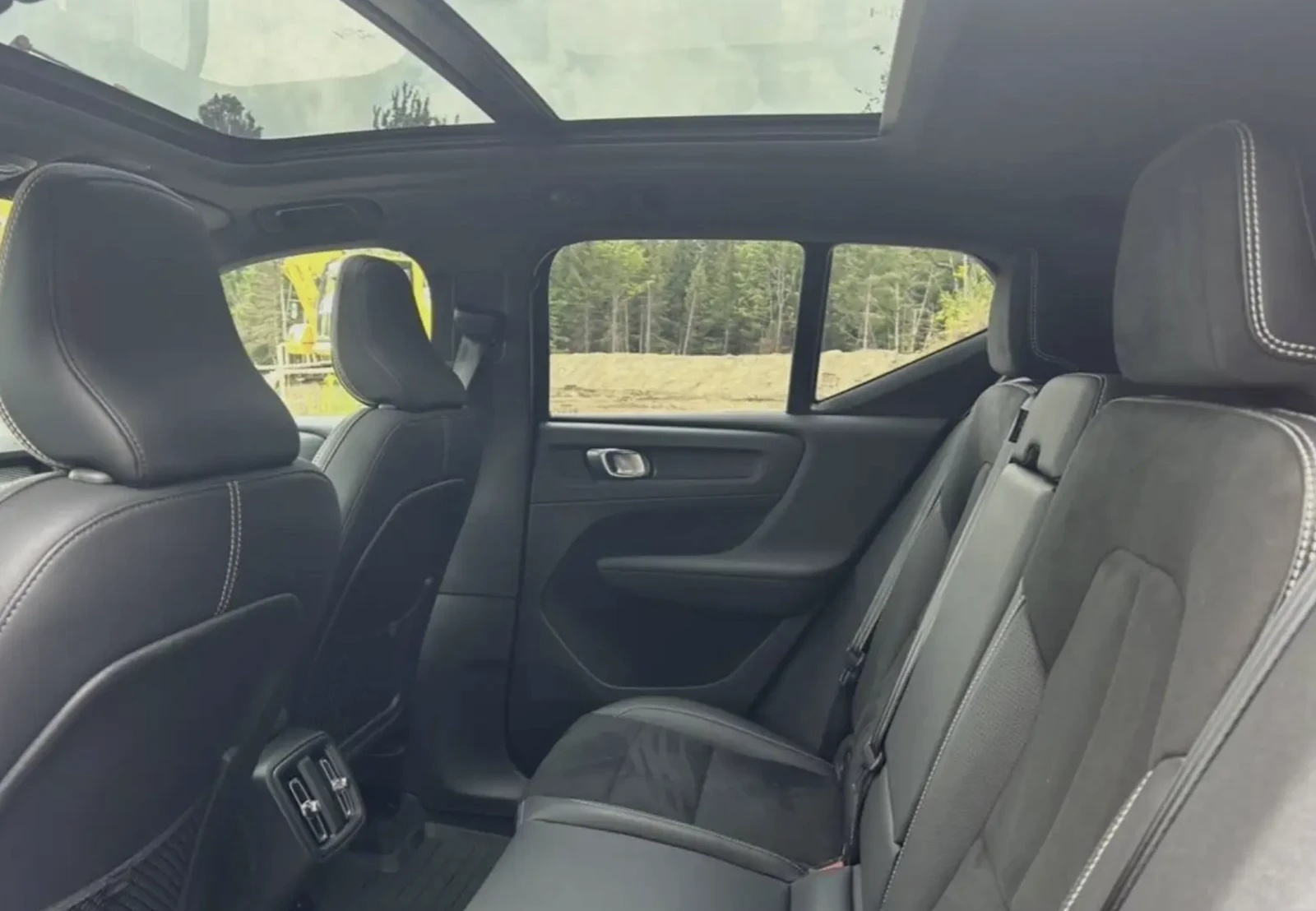 Volvo XC40 2020 Volvo XC40 T5 R-Design, снимка 8 - Автомобили и джипове - 55821398