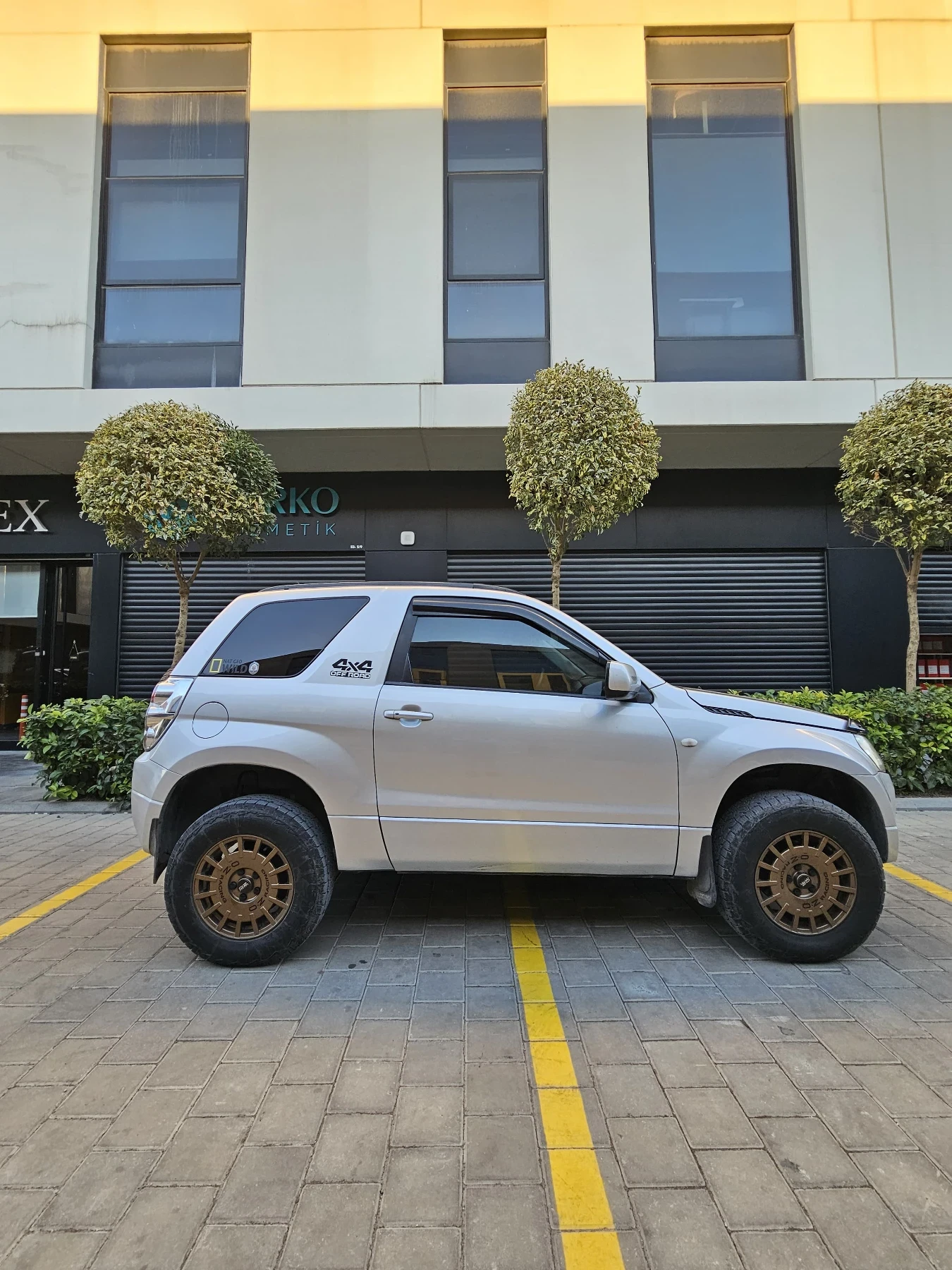 Suzuki Grand vitara Бензин газ, снимка 2 - Автомобили и джипове - 56377736