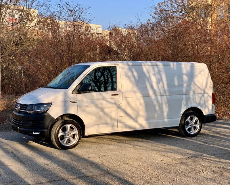 VW T6 2019г* EU6* MAXII БАЗА* ДВОЕН КЛИМАТИК* 17 ДЖАНТИ, снимка 3 - Бусове и автобуси - 49321628