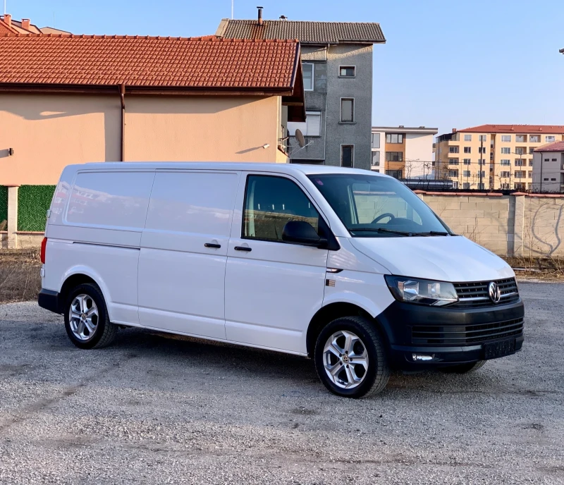 VW T6 2019г* EU6* MAXII БАЗА* ДВОЕН КЛИМАТИК* 17 ДЖАНТИ, снимка 8 - Бусове и автобуси - 49321628