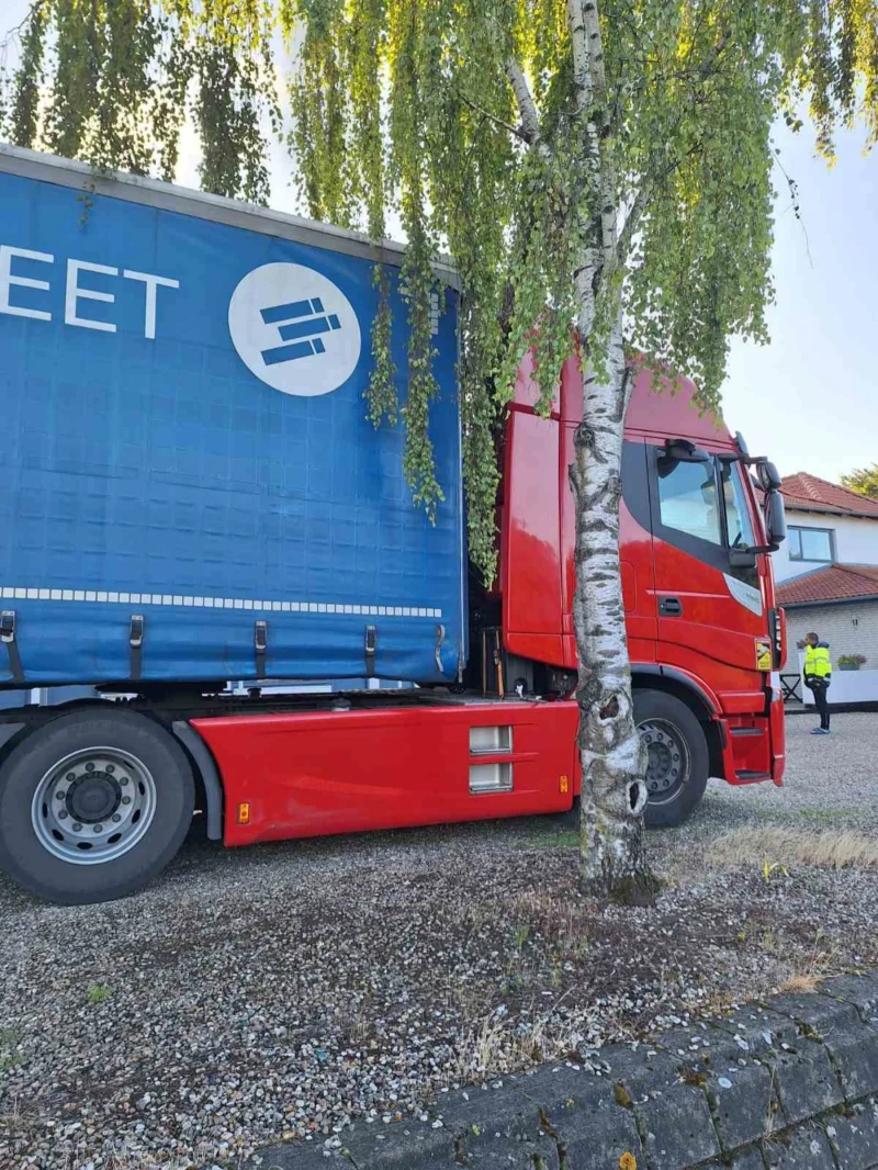 Iveco Stralis, снимка 3 - Камиони - 51011579