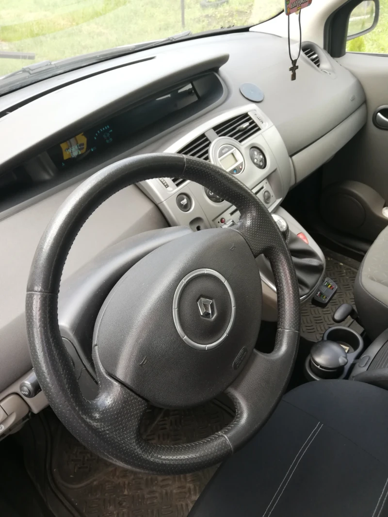 Renault Scenic, снимка 4 - Автомобили и джипове - 47345047