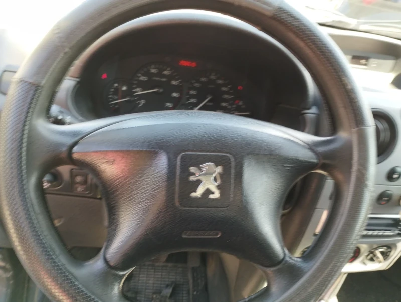 Peugeot Partner 1.6HDi klimatik 2007г. Евро 4 , снимка 12 - Автомобили и джипове - 47364194