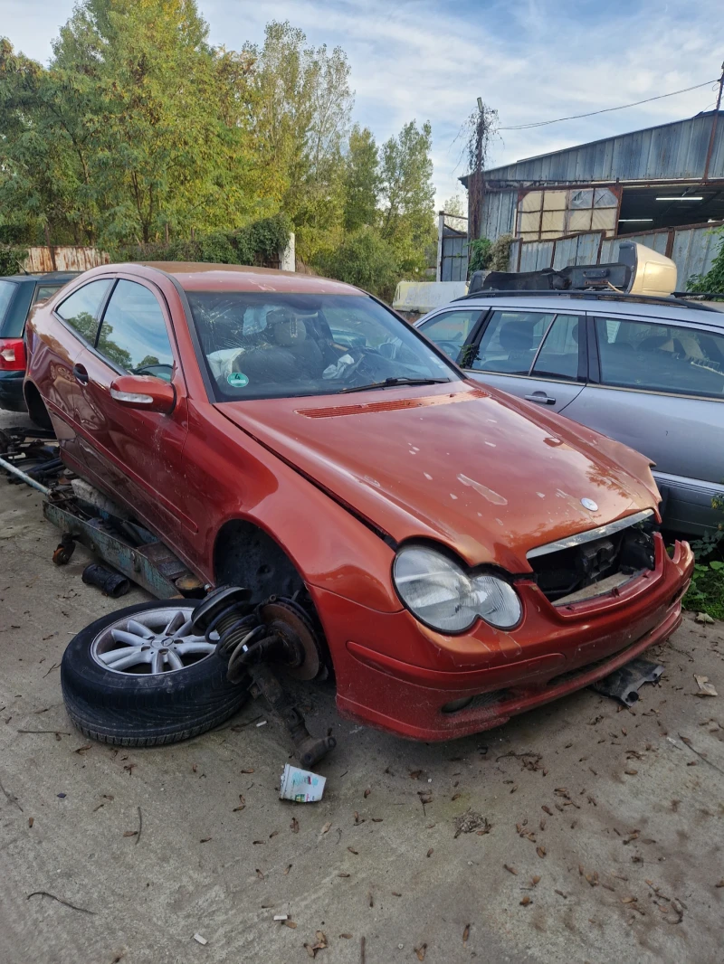 Mercedes-Benz C 200, снимка 2 - Автомобили и джипове - 47511782