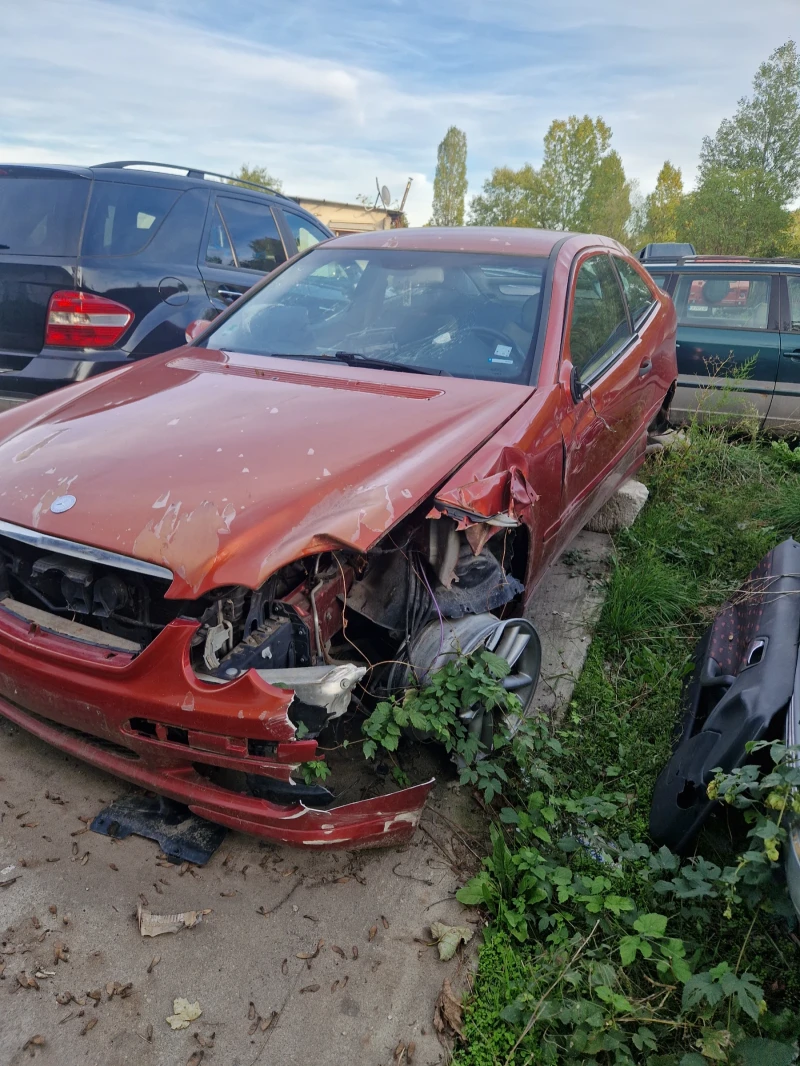 Mercedes-Benz C 200, снимка 1 - Автомобили и джипове - 47511782