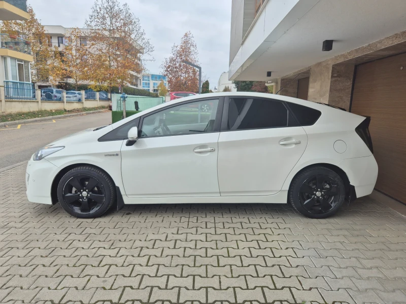 Toyota Prius 1.8* NAVI* KAMERA* HEAD-UP* KEYLESS* KLIMATRONIK* , снимка 8 - Автомобили и джипове - 48005677