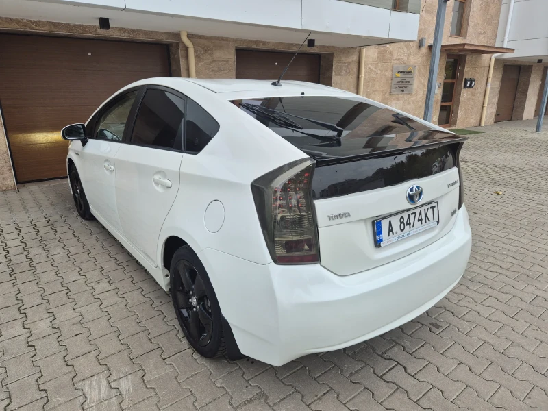 Toyota Prius 1.8* NAVI* KAMERA* HEAD-UP* KEYLESS* KLIMATRONIK* , снимка 7 - Автомобили и джипове - 48005677