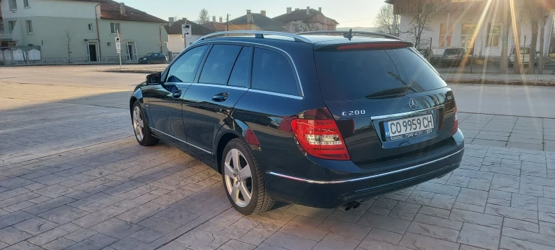 Mercedes-Benz C 220, снимка 9 - Автомобили и джипове - 48266764