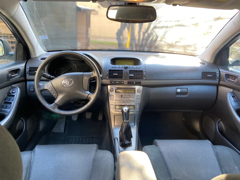 Toyota Avensis, снимка 11 - Автомобили и джипове - 48544845