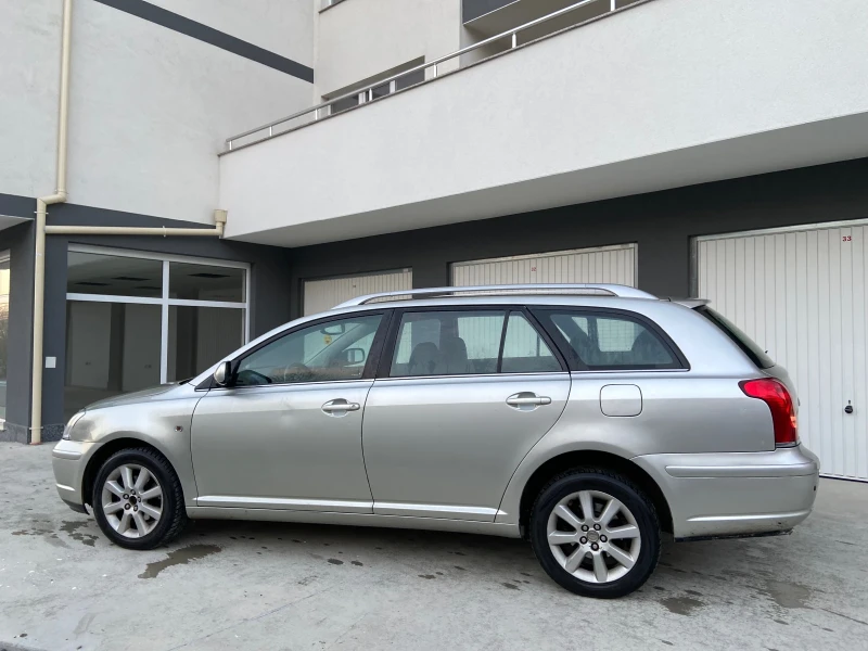 Toyota Avensis, снимка 8 - Автомобили и джипове - 48544845