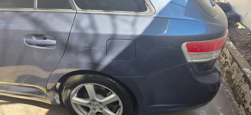 Toyota Avensis T27 комби, снимка 8 - Автомобили и джипове - 51088265