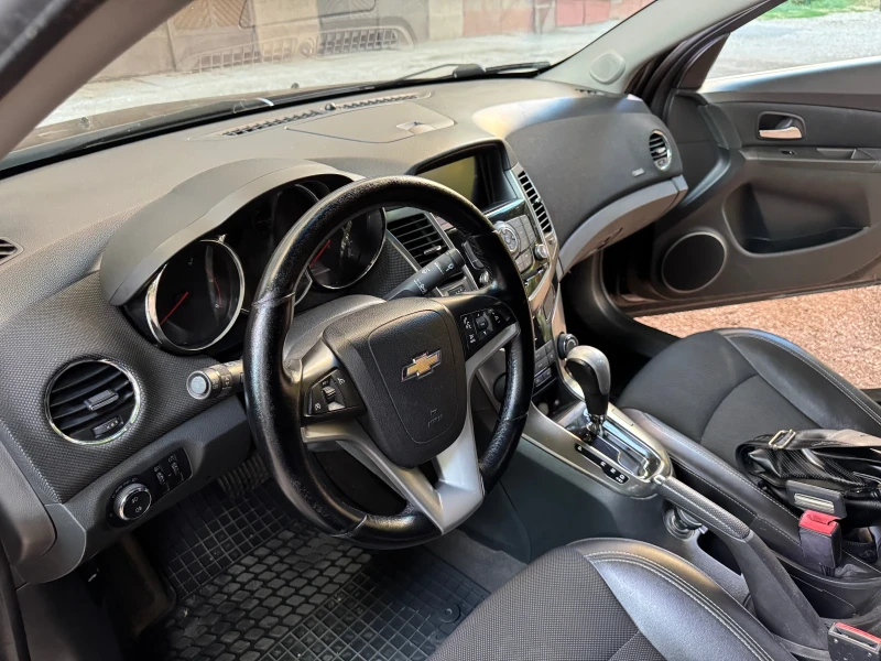 Chevrolet Cruze Avtomat Navi Keyless Camera, снимка 12 - Автомобили и джипове - 51568718