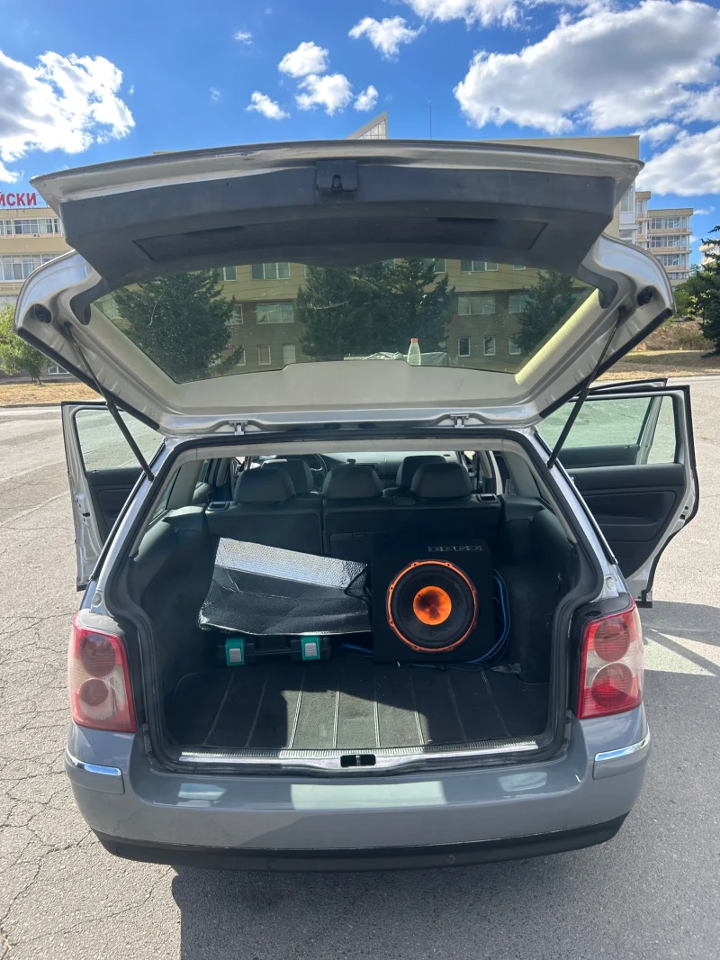 VW Passat, снимка 11 - Автомобили и джипове - 52558106