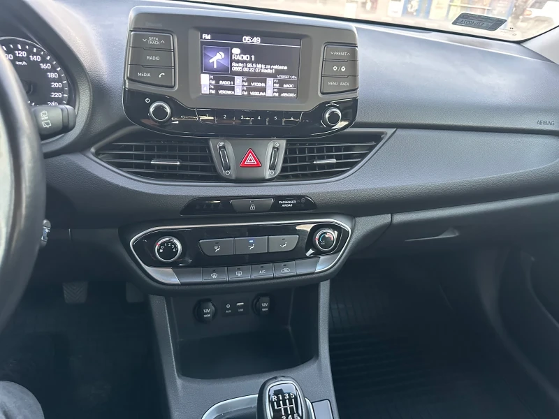 Hyundai I30 1.6 crdi, снимка 13 - Автомобили и джипове - 52495170