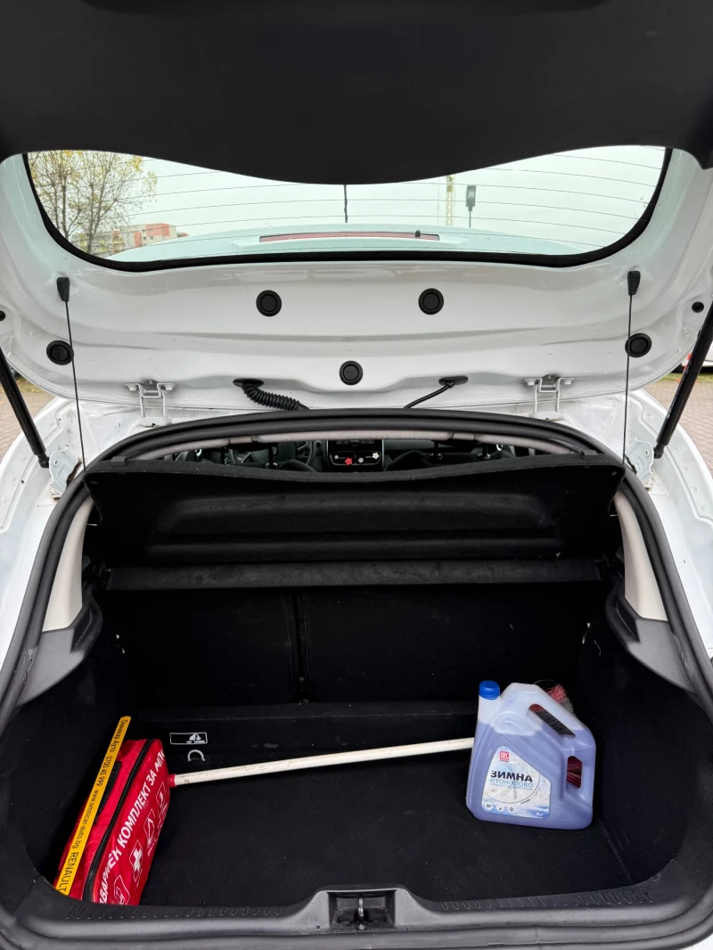 Renault Clio, снимка 6 - Автомобили и джипове - 52565947