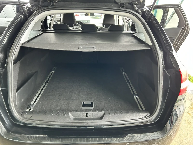 Peugeot 308 1.6BlueHDi* Allure* LED* Camra* Navi* Euro6, снимка 16 - Автомобили и джипове - 53065999
