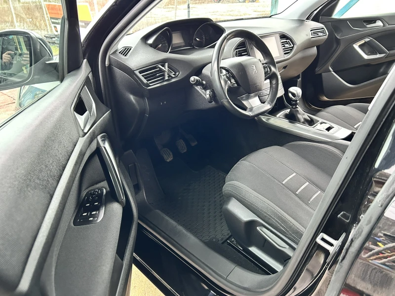 Peugeot 308 1.6BlueHDi* Allure* LED* Camra* Navi* Euro6, снимка 9 - Автомобили и джипове - 53065999