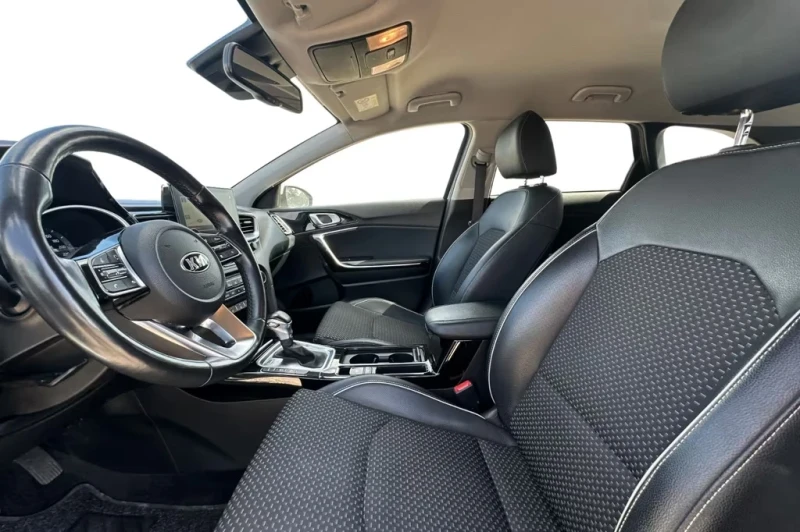 Kia Ceed 1.4 benzin 140кс Aut. Intro Edition, снимка 12 - Автомобили и джипове - 53092183