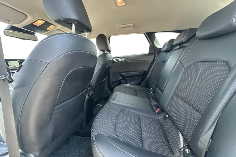 Kia Ceed 1.4 benzin 140кс Aut. Intro Edition, снимка 13 - Автомобили и джипове - 53092183