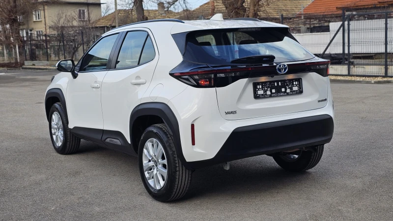 Toyota Yaris Cross 1.5Hybrid IT-ДИСТРОНИК-ИСТОРИЯ-ТОП СЪСТ.-ЛИЗИНГ, снимка 6 - Автомобили и джипове - 53271273