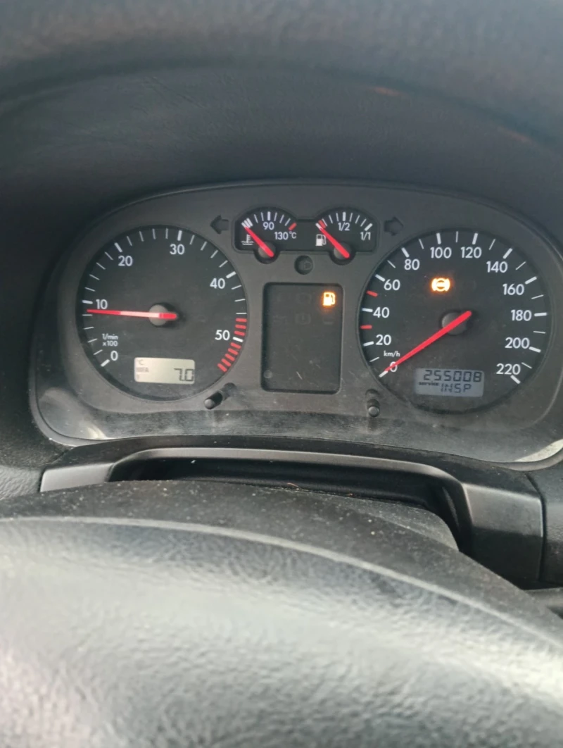 VW Golf 1.9, снимка 5 - Автомобили и джипове - 53295599