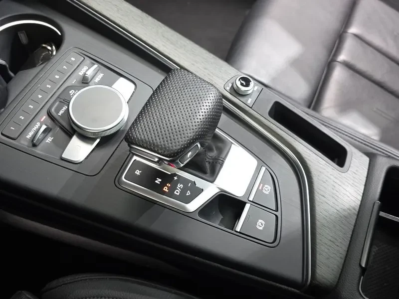 Audi A4 2.0 TDI, снимка 9 - Автомобили и джипове - 53676255