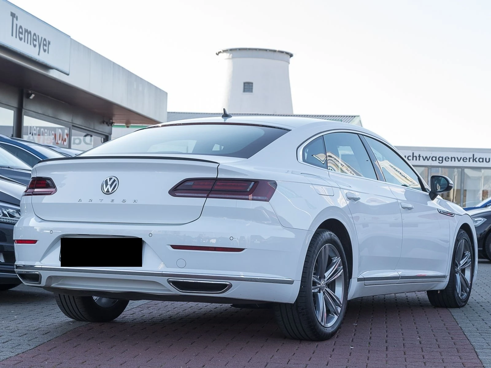 VW Arteon 2.0 TDI DSG*R-LINE*NAVI-PRO*ACC*KAMERA*LE - изображение 3