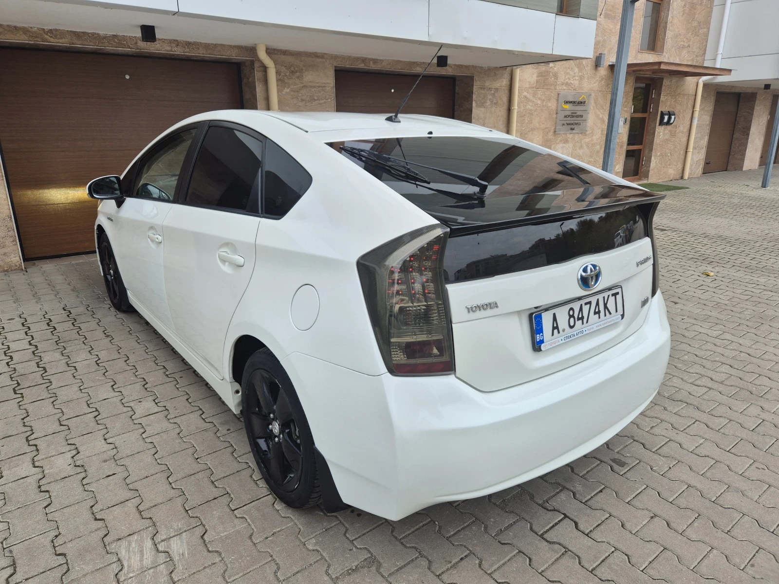 Toyota Prius 1.8* NAVI* KAMERA* HEAD-UP* KEYLESS* KLIMATRONIK*  - изображение 7