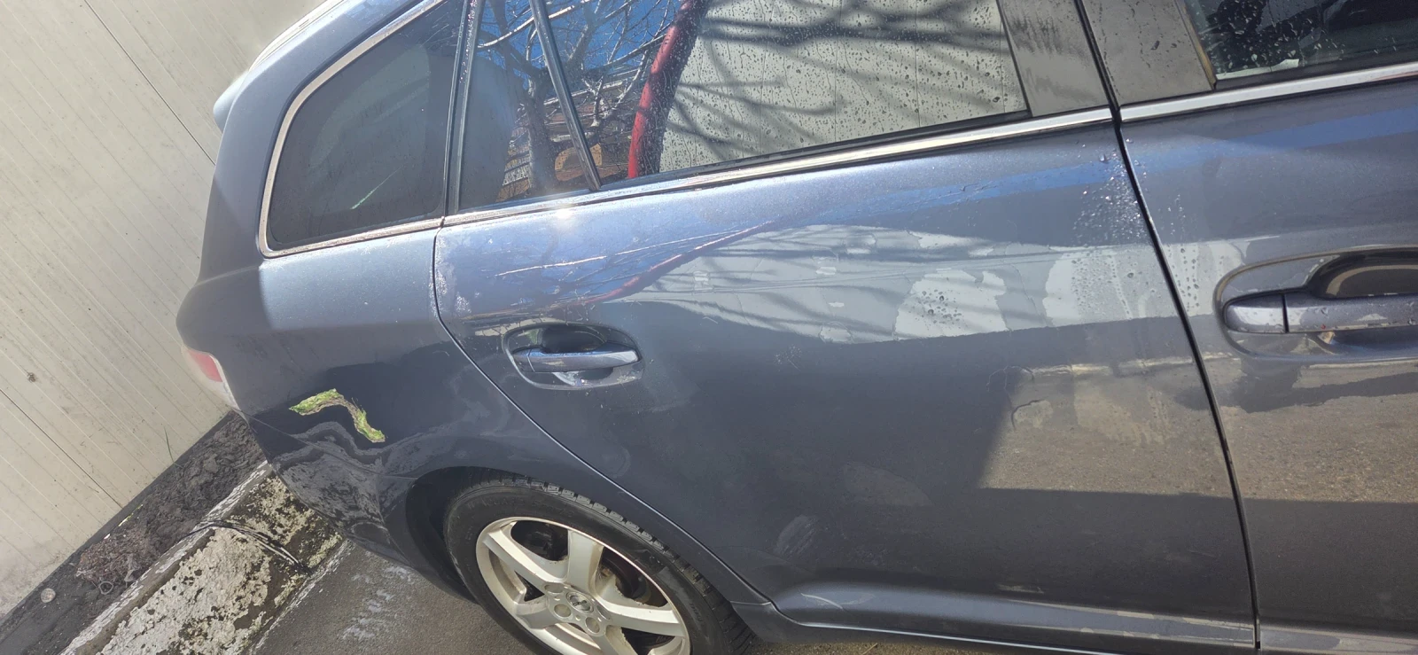 Toyota Avensis T27 комби - изображение 4