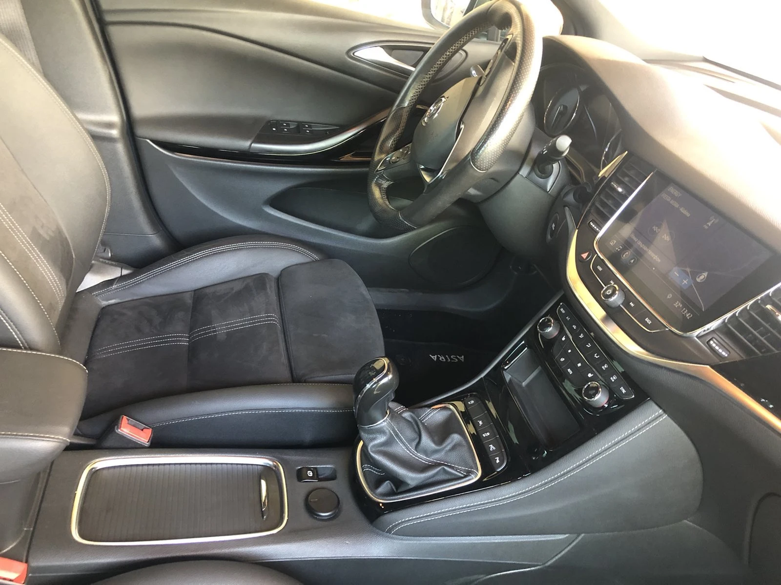 Opel Astra 1.5 - изображение 2